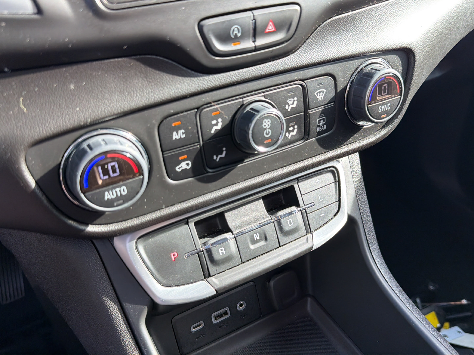 Used 2023 GMC Terrain SLE w/ Driver Convenience Package FWD image 26