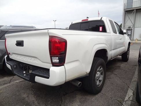 Used 2022 Toyota Tacoma SR w/ SR Convenience Package RWD image 4