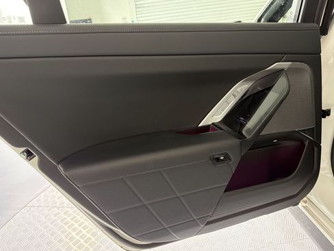 Used 2025 BMW 740i RWD image 28