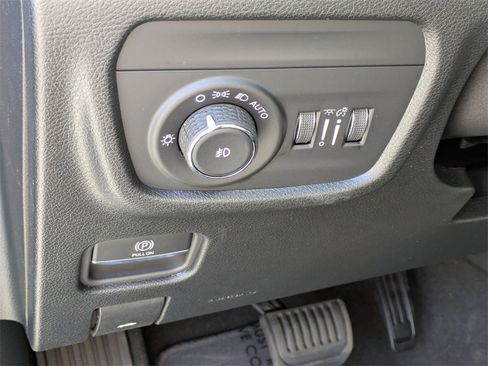 New 2025 Jeep Grand Cherokee Limited image 16