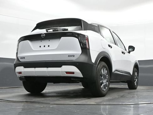 Used 2025 Nissan Kicks S AWD/4WD image 38