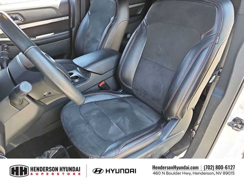 Used 2018 Ford Explorer XLT w/ Equipment Group 202A FWD image 16