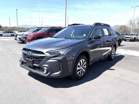 Certified 2025 Subaru Outback Premium AWD/4WD image 3