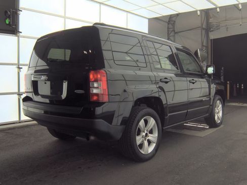 Used 2016 Jeep Patriot Latitude image 3
