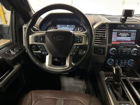 Used 2015 Ford F150 Platinum w/ Equipment Group 701A Luxury AWD/4WD image 11