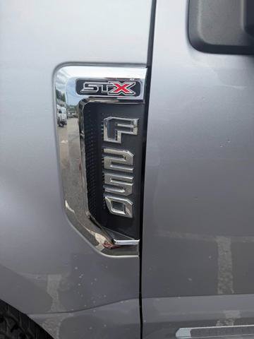 Used 2022 Ford F250 XL w/ STX Appearance Package AWD/4WD image 21
