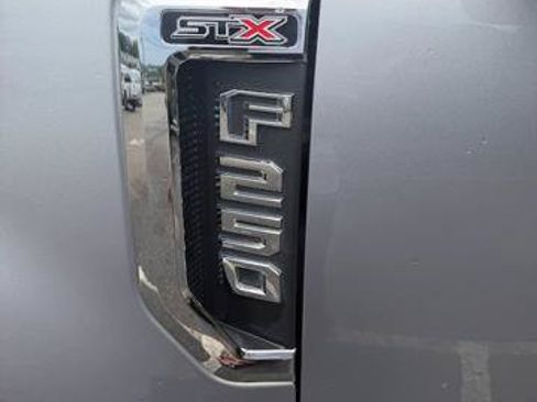 Used 2022 Ford F250 XL w/ STX Appearance Package AWD/4WD image 21