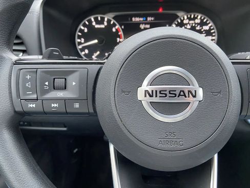 Used 2021 Nissan Rogue SV image 14