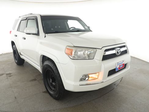Used 2010 Toyota 4Runner SR5 image 3