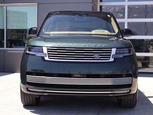 Certified 2025 Land Rover Range Rover SV AWD/4WD image 2