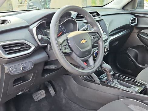 Used 2023 Chevrolet TrailBlazer LS FWD image 10