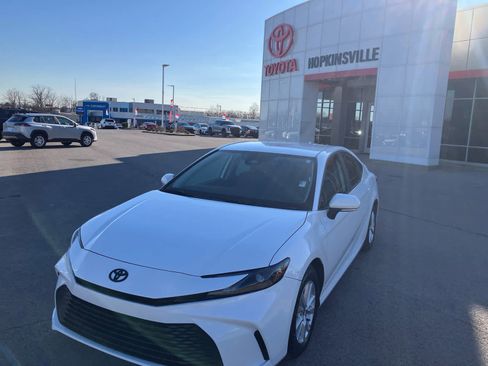 Certified 2025 Toyota Camry LE image 3