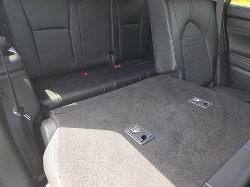 Used 2024 Toyota Highlander XLE AWD/4WD image 29