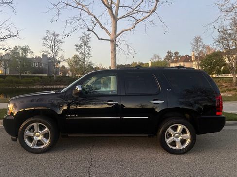 Used 2014 Chevrolet Tahoe LTZ image 2