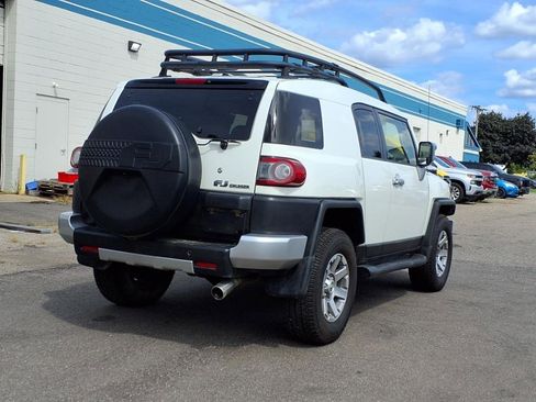Used 2014 Toyota FJ Cruiser 4WD image 5