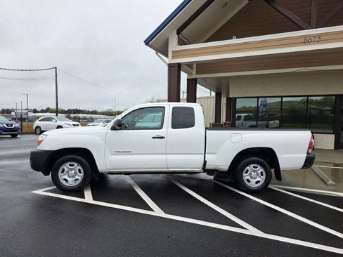 Used 2011 Toyota Tacoma 2WD Access Cab w/ Convenience Pkg image 2