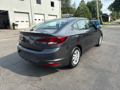 Used 2020 Hyundai Elantra SE FWD image 3