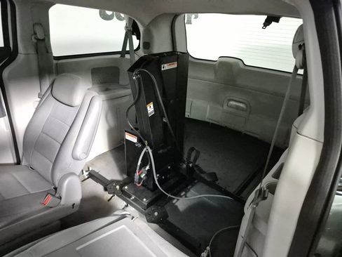 Used 2008 Dodge Grand Caravan SE FWD image 21
