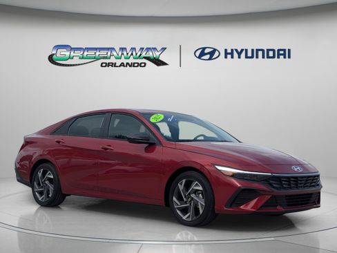 Certified 2025 Hyundai Elantra Sport FWD image 2