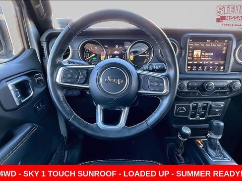 Used 2023 Jeep Wrangler Unlimited Sahara w/ Cold Weather Group AWD/4WD image 8