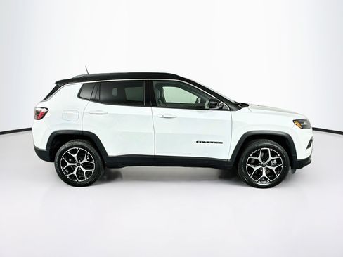 Used 2025 Jeep Compass Limited AWD/4WD image 10