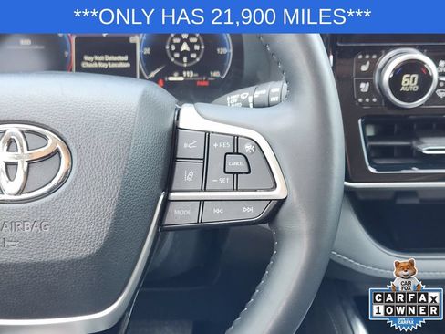 Used 2024 Toyota Highlander Platinum AWD/4WD image 30
