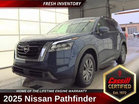 Used 2025 Nissan Pathfinder SV w/ SV Premium Package FWD image 1