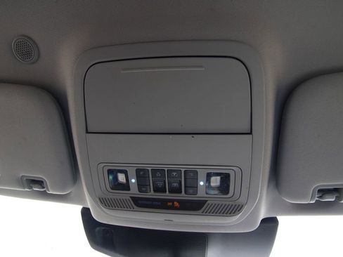 Used 2021 Ford Explorer XLT w/ Equipment Group 202A AWD/4WD image 36
