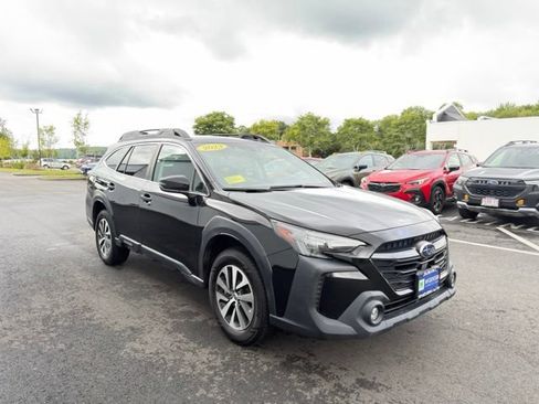 Used 2023 Subaru Outback Premium AWD/4WD image 6