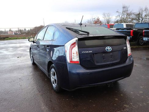 Used 2015 Toyota Prius Four image 7