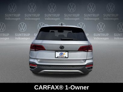 Used 2023 Volkswagen Taos SE w/ Panoramic Sunroof Package