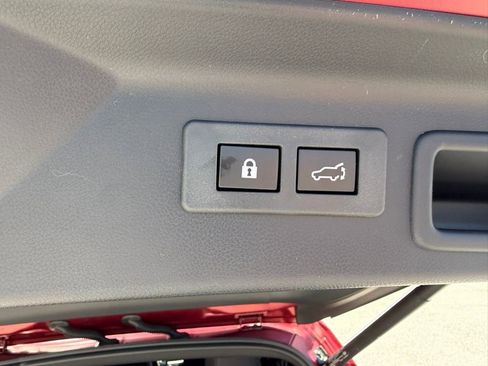 Used 2026 Subaru Forester Premium AWD/4WD image 8