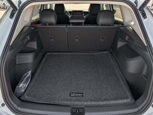 New 2026 Volkswagen Tiguan SE AWD/4WD image 7