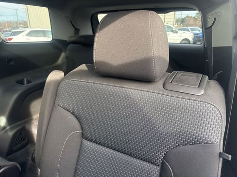 Used 2023 GMC Acadia SLE w/ Driver Convenience Package image 5