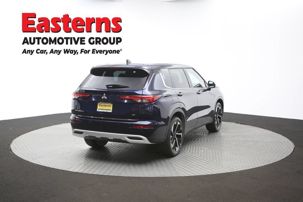 Used 2023 Mitsubishi Outlander SE AWD/4WD image 42