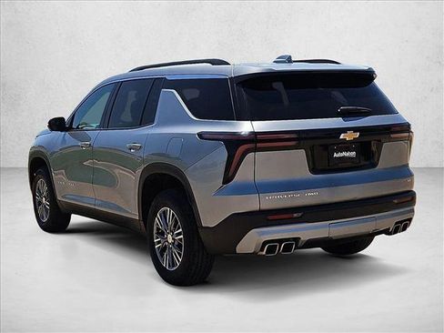Used 2024 Chevrolet Traverse LT AWD/4WD image 14