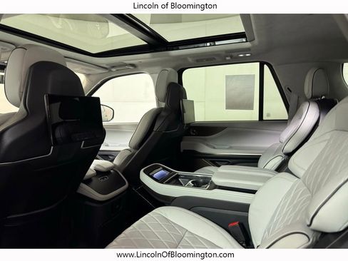 Used 2025 Lincoln Navigator L Black Label w/ Black Label Special Edition image 40