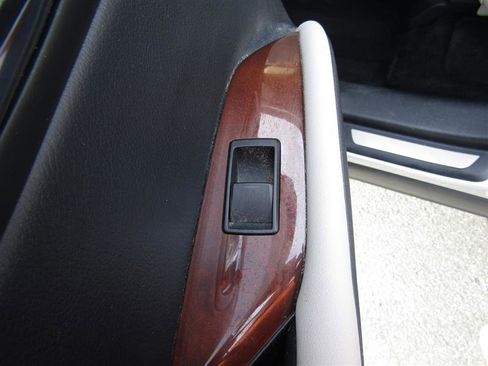 Used 2012 Lexus RX 450h AWD image 32