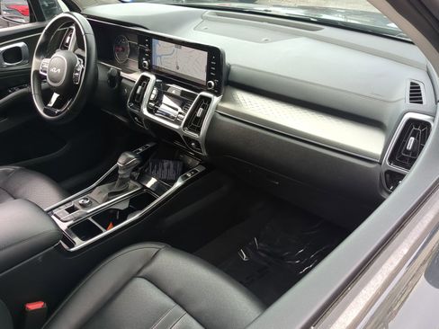Used 2022 Kia Sorento SX image 13