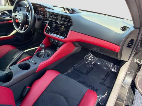 Used 2024 Nissan Z Performance w/ Floor Mat Package RWD image 13
