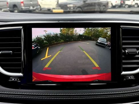 New 2026 Chrysler Pacifica Limited w/ Uconnect Theater Family Group image 20