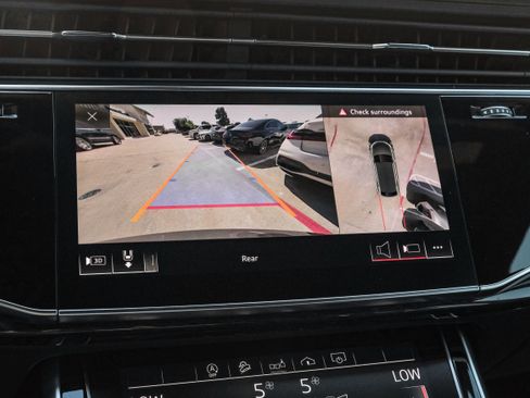 Used 2020 Audi Q8 Premium Plus image 22