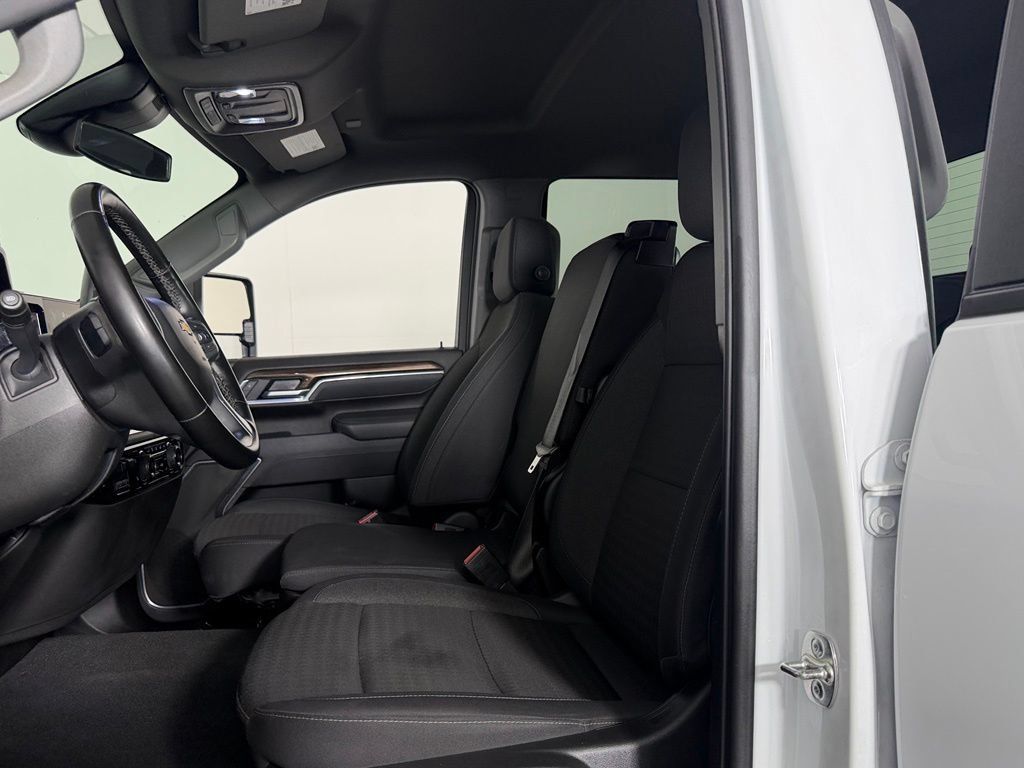 Used 2025 Chevrolet Silverado 2500 LT w/ Convenience Package AWD/4WD image 20