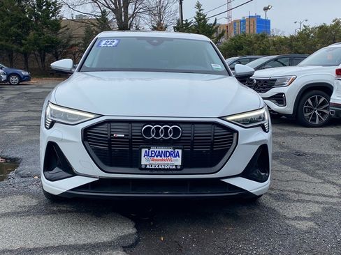 Used 2022 Audi e-tron Premium w/ Convenience Plus Package image 6
