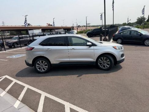 Used 2019 Ford Edge Titanium AWD/4WD image 16