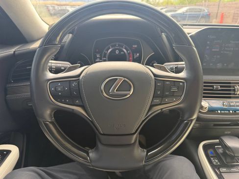 Used 2022 Lexus LS 500 w/ Interior Upgrade Package RWD image 17