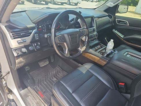Used 2019 GMC Yukon Denali AWD/4WD image 4