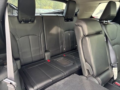 Used 2023 INFINITI QX60 Pure image 9