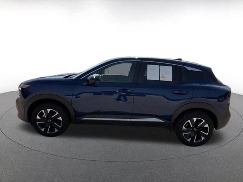 Used 2025 Nissan Kicks SV AWD/4WD image 9
