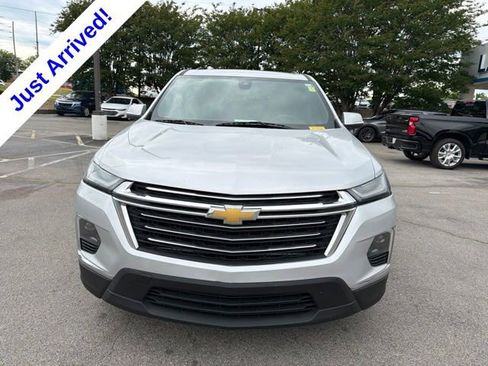 Used 2022 Chevrolet Traverse LT FWD image 9